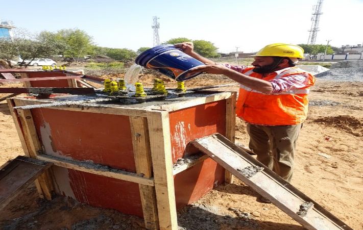 Shuttering for a pedestal